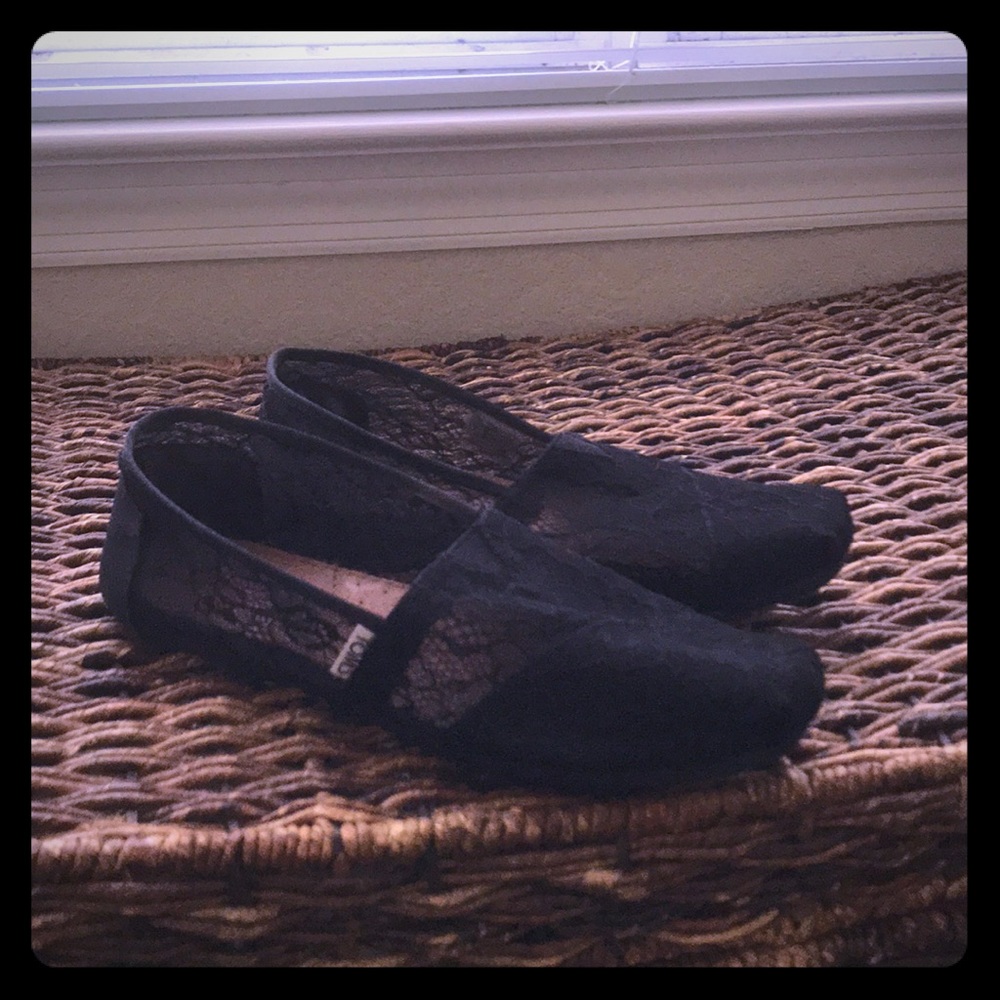 Black Lace Tom’s!